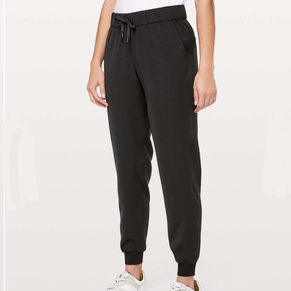 Lululemon On The Fly Jogger